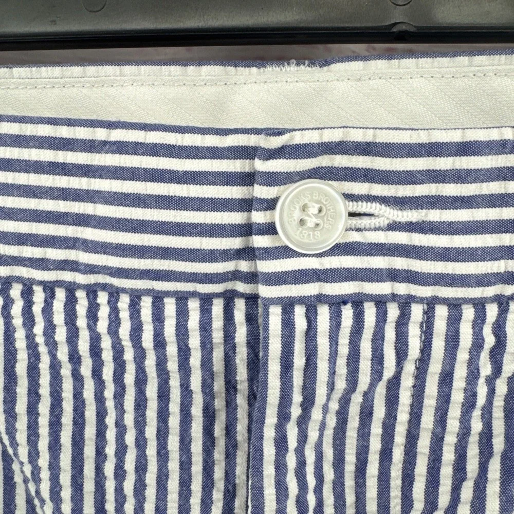 Brooks Brothers Shorts Mens Size 36 Blue White Striped Seersucker Pleated Cotton